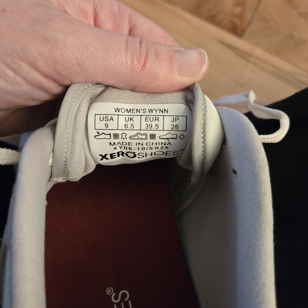 Xero Size 9 Wynn Sneakers - Picture 5 of 8